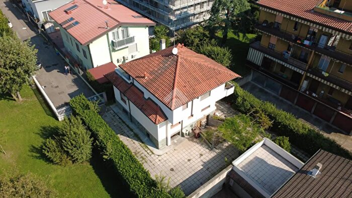 Casa con 5 locali in vendita in Via Ghisallo, Cornaredo