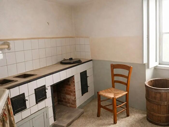 Appartamento con 5 locali in vendita in Via XI Febbario, Scurcola Marsicana