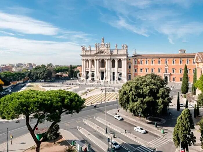 Appartamento quadrilocale in vendita in Piazza di Porta San Giovanni, Roma
