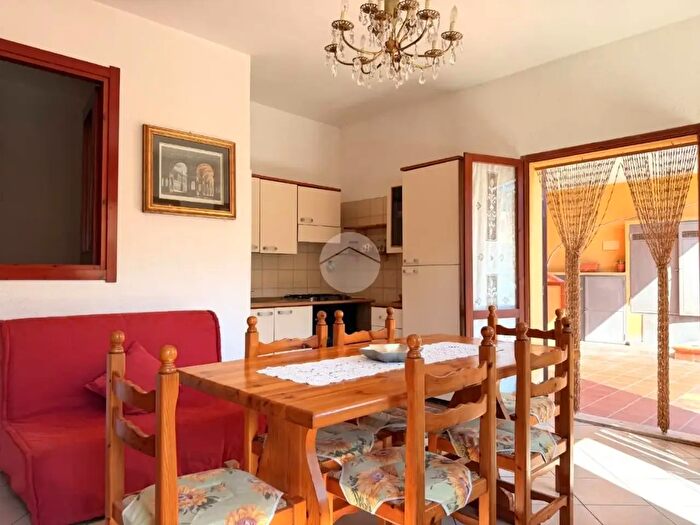 Appartamento trilocale in vendita in Via Vargiu, Villasimius