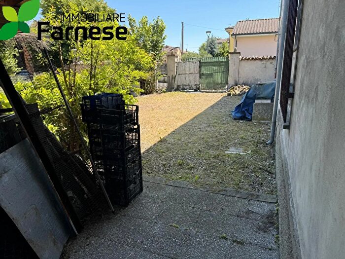 Casa con 5 locali in vendita in Podenzano EmiliaRomagna, Podenzano