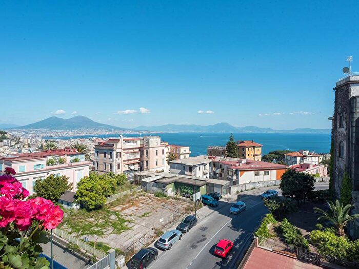 Appartamento con 6 locali in affitto in Via Alessandro Manzoni, Posillipo, Napoli