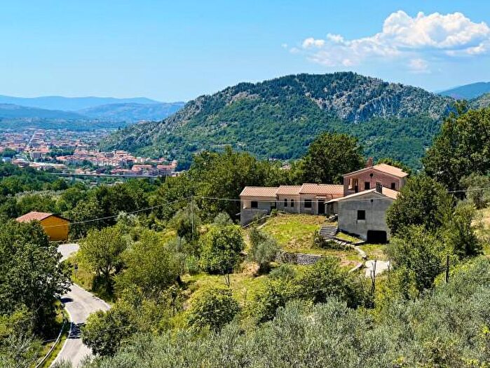 Casa con 6 locali in vendita in Strada Provinciale Accesso a Pescosolido, Pescosolido