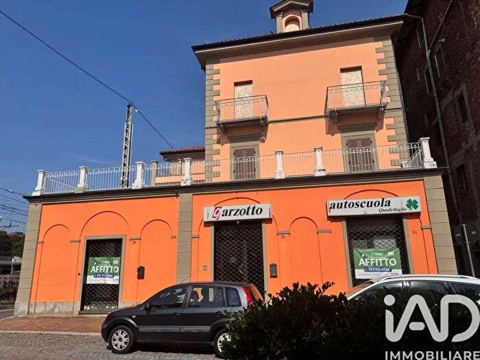 Casa con 15 locali in vendita in Via Roma, Chivasso