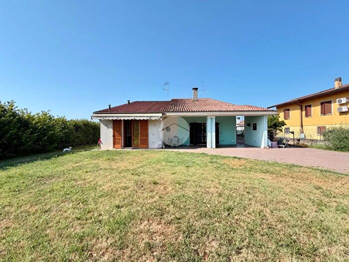 Casa con 6 locali in vendita in Via San Francesco, Dello