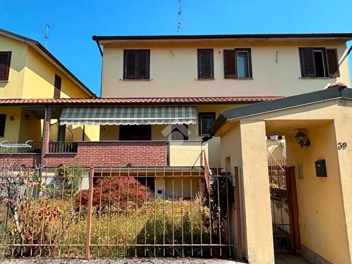 Casa quadrilocale in vendita in Via Alfieri, Belgioioso