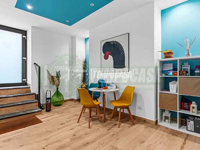 Appartamento quadrilocale in vendita in Via Ruggero Bonghi B, Milano