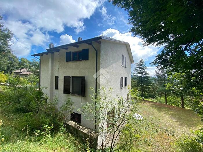 Casa con 5 locali in vendita in Località Bottione, Solignano