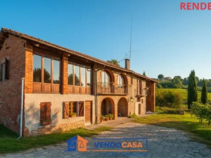Casa con 5 locali in vendita in Via Isorella, Cherasco