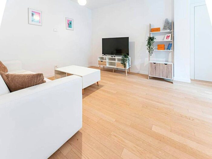 Appartamento trilocale in affitto in Via Principe Eugenio, Cenisio, Milano