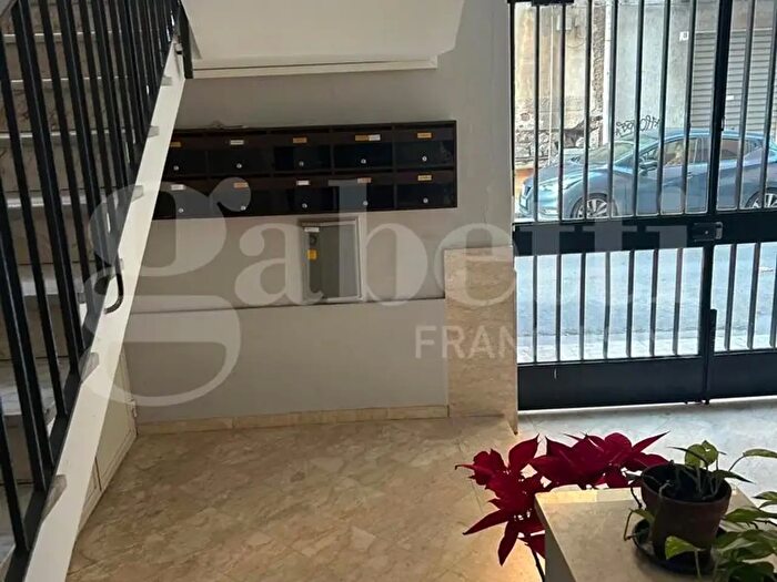 Appartamento trilocale in vendita in Via Vicenza, Catania