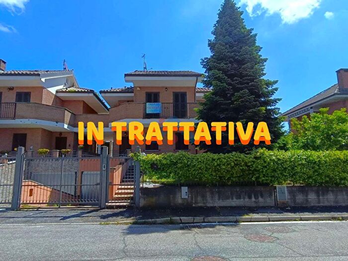Casa con 6 locali in vendita in Via Don Merlo, Volvera