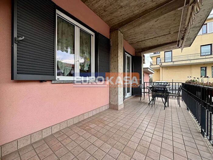 Casa quadrilocale in vendita in Via Donizetti, Osio Sopra