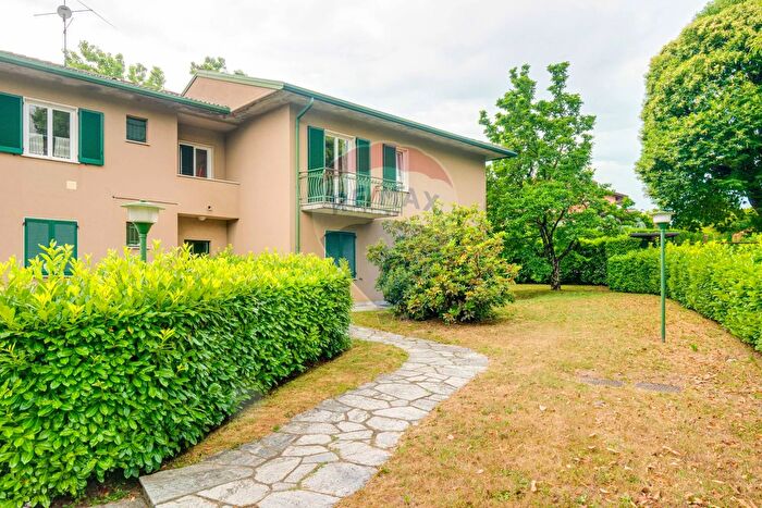 Appartamento trilocale in vendita in Via al Ronco, Barasso