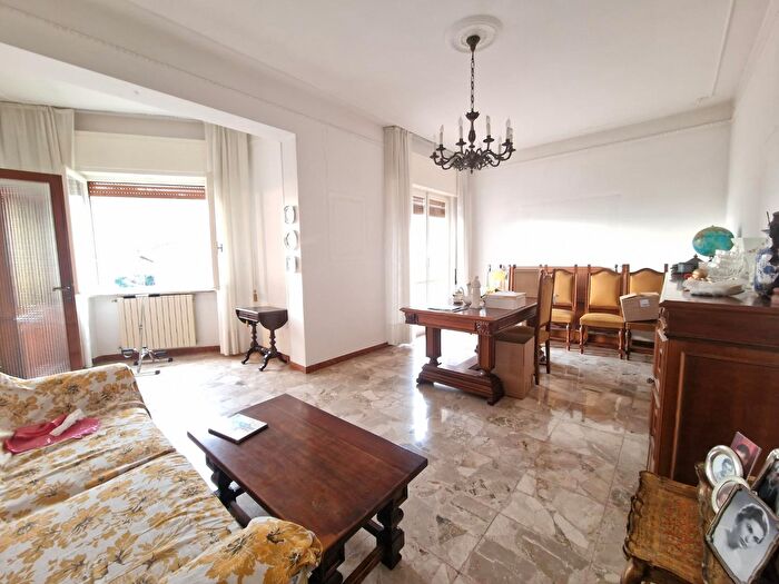 Appartamento con 5 locali in vendita in Carrara