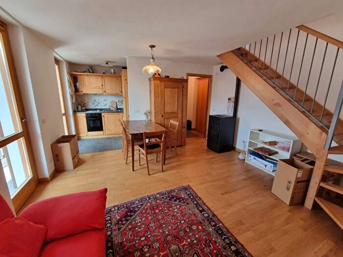 Appartamento trilocale in vendita in Via Niscioli Cercino, Cercino