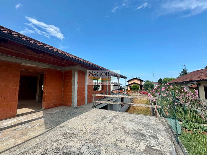 Case in Vendita e in Affitto - 3