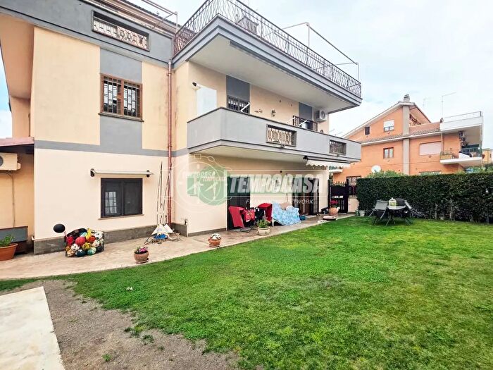 Appartamento quadrilocale in vendita in Via Settevene Palo, Cerveteri