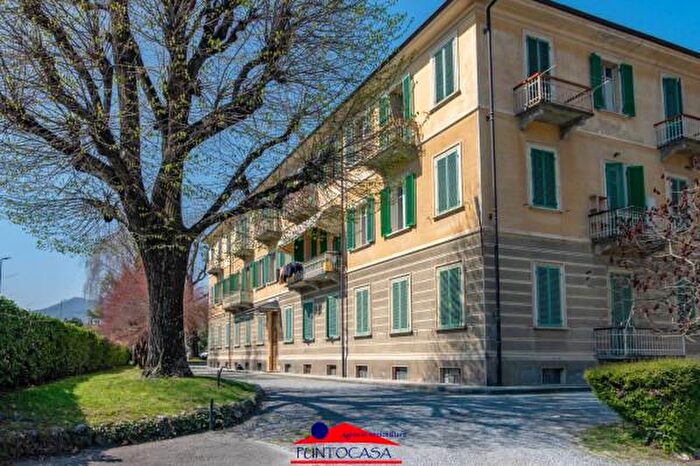 Appartamento con 6 locali in vendita in Via Rossana, Piasco