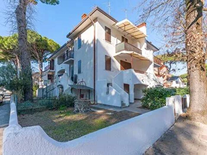Casa quadrilocale in affitto in Viale Ugo Foscolo, Lido degli Estensi, Comacchio