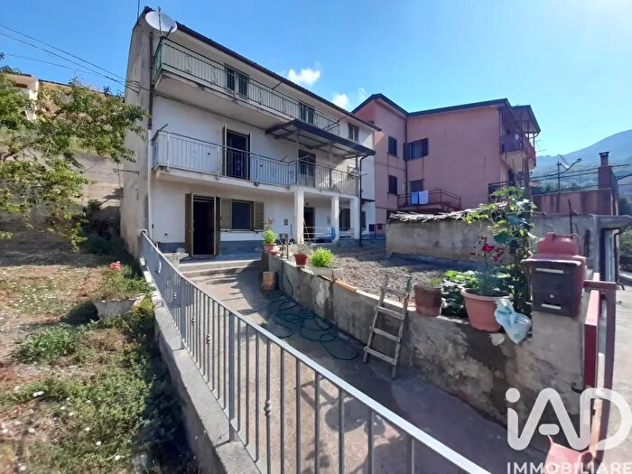Casa con 10 locali in vendita in Localitãnbsp Terredonniche, Fiumefreddo Bruzio