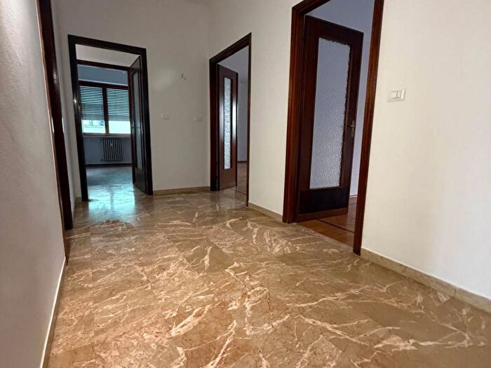 Appartamento con 5 locali in affitto in Via Ventimiglia, Nizza Millefonti, Torino