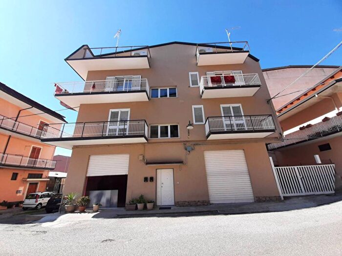 Appartamento quadrilocale in affitto in Via dei Falegnami, Nicastro Sambiase, Lamezia Terme