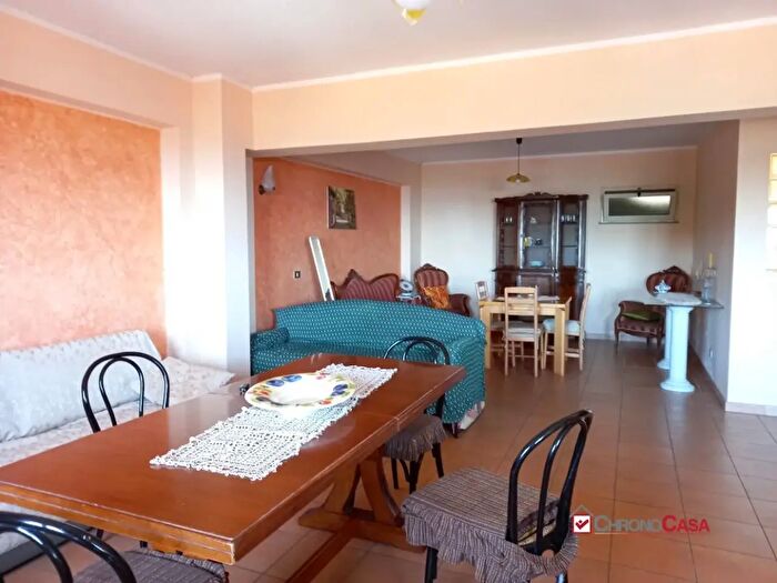 Appartamento trilocale in affitto in Via Montepiselli, Messina