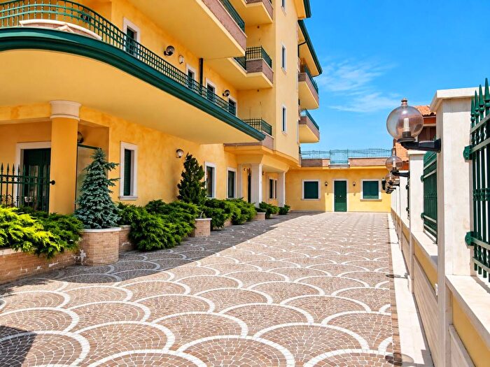 Appartamento trilocale in affitto in Via Sant'Andrea, Centro, Avezzano