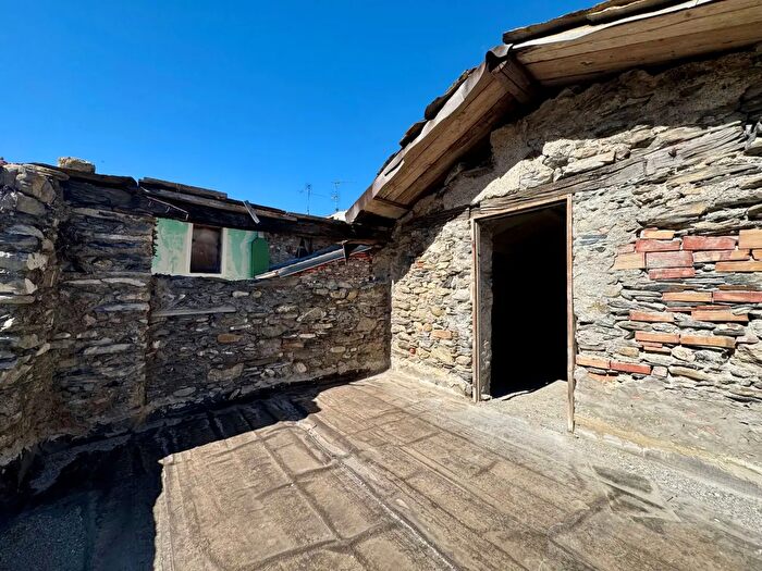 Appartamento con 5 locali in vendita in Via De Filippi, Pieve Di Teco