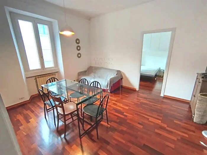 Appartamento trilocale in affitto in Via Nino Bixio, Milano