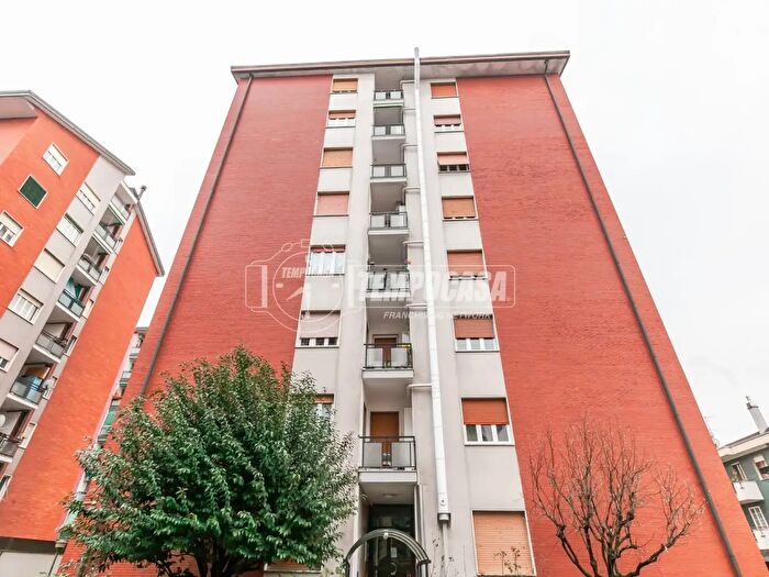 Appartamento trilocale in vendita in Via Silvio Pellico, Bresso