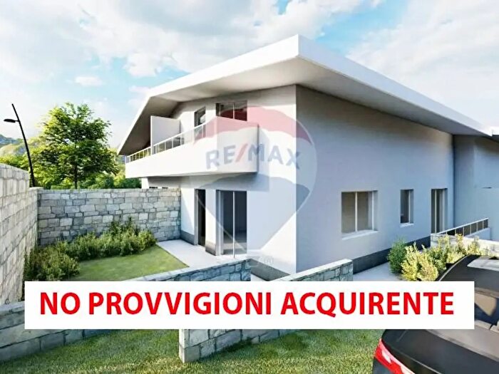 Casa con 9 locali in vendita in Via Arezzo Snc, San Giovanni La Punta