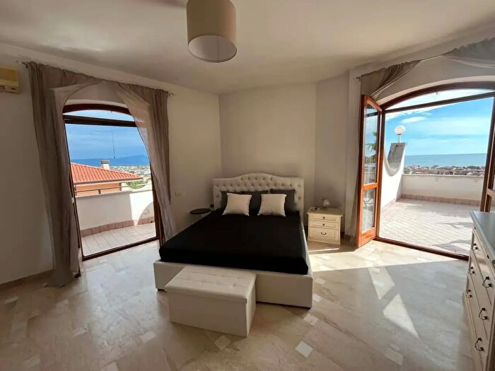 Appartamento in affitto in Via Palmarola, Minturno