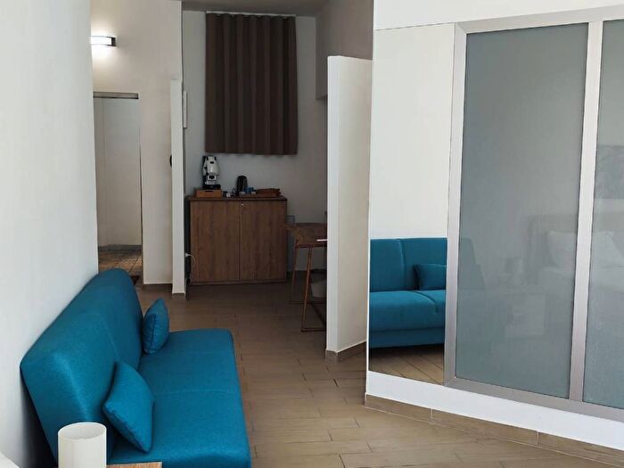 Appartamento monolocale in affitto in Piazza Giuseppe Garibaldi, Garibaldi Ferrovia, Napoli