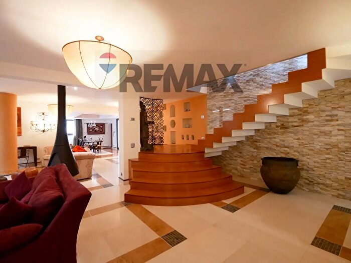 Casa con 6 locali in vendita in Via Madonna di Loreto, Valenzano
