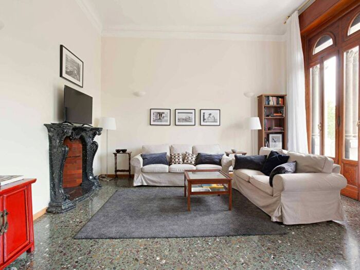 Appartamento trilocale in affitto in Via Benedetto Marcello, Buenos Aires, Milano