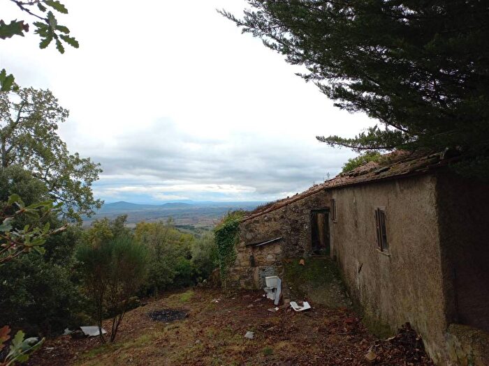 Casa con 6 locali in vendita in Roccatederighi, Roccastrada