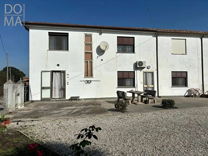 Casa con 5 locali in vendita in Corbola