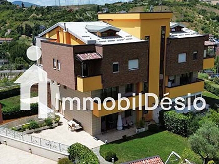 Casa con 10 locali in vendita in Viale Mediterraneo Potenza, Potenza