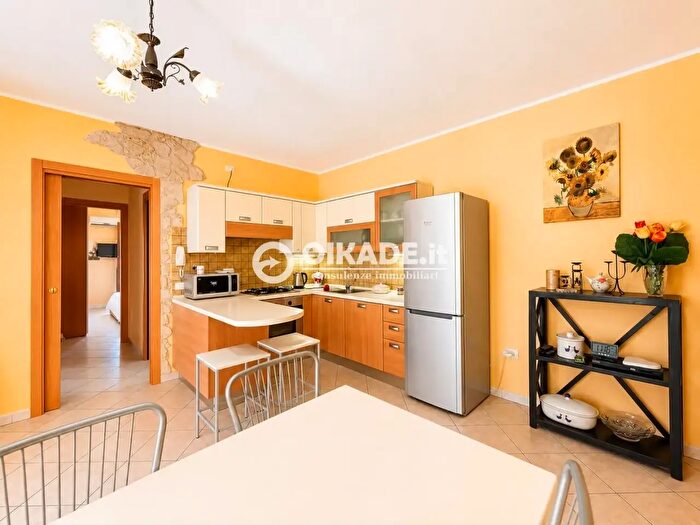 Appartamento trilocale in vendita in Via Asproni, Pula
