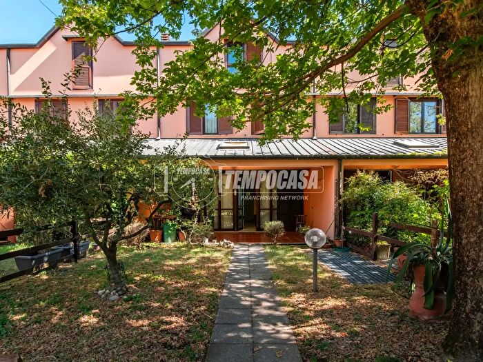 Casa quadrilocale in vendita in Via Niccolò Machiavelli, Saronno