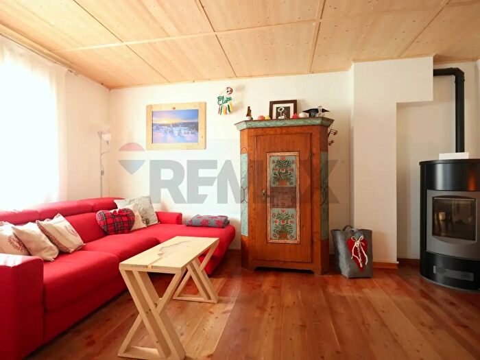 Appartamento con 5 locali in vendita in Via Roma, Roana