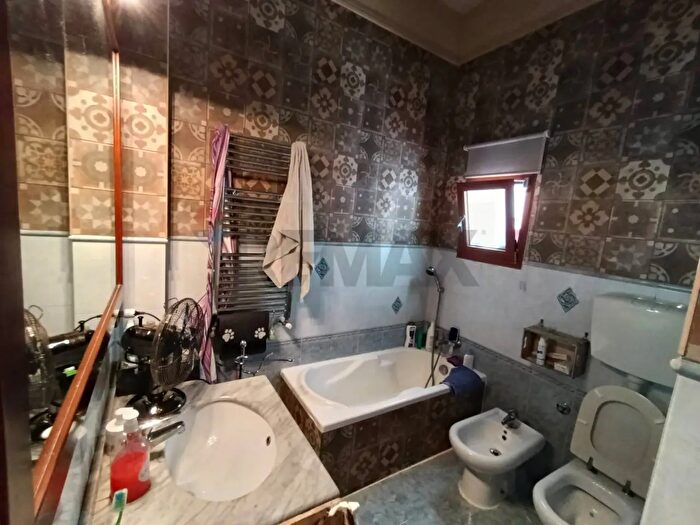 Appartamento trilocale in vendita in Via Duca di Genova, Taranto