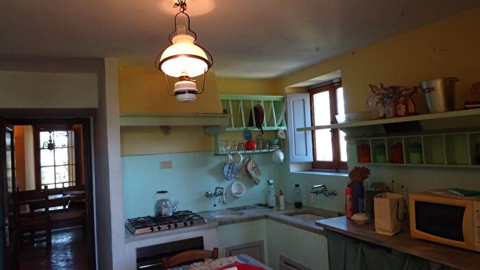 Casa con 10 locali in vendita in Via Romita, Montespertoli