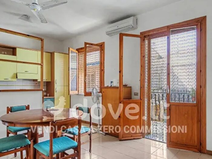 Appartamento trilocale in vendita in Via Grotticelle, Acireale