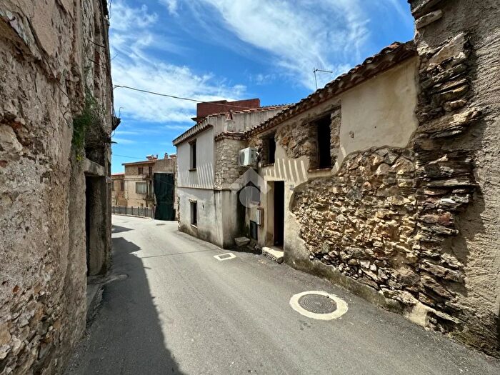 Casa bilocale in vendita in Via Roma, Baunei