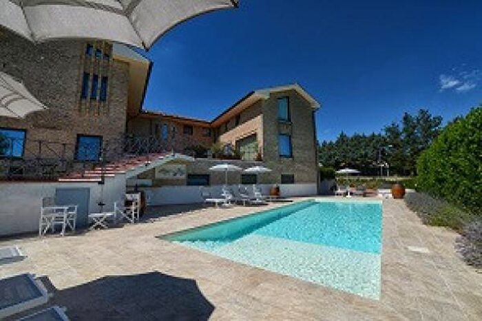 Casa con 5 locali in vendita in Barbara