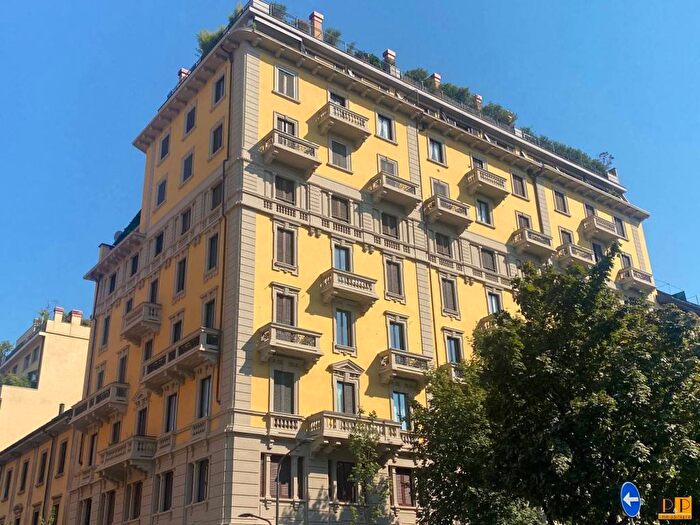 Appartamento bilocale in affitto in Via Gerolamo Tiraboschi, Porta Romana Medaglie dOro, Milano