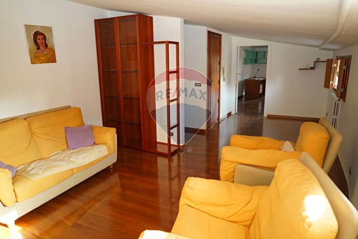 Appartamento con 5 locali in vendita in Piazza Umberto I, Enna